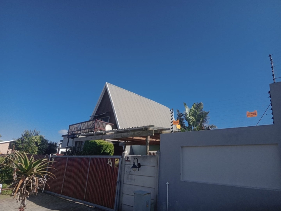 4 Bedroom Property for Sale in Aston Bay Eastern Cape